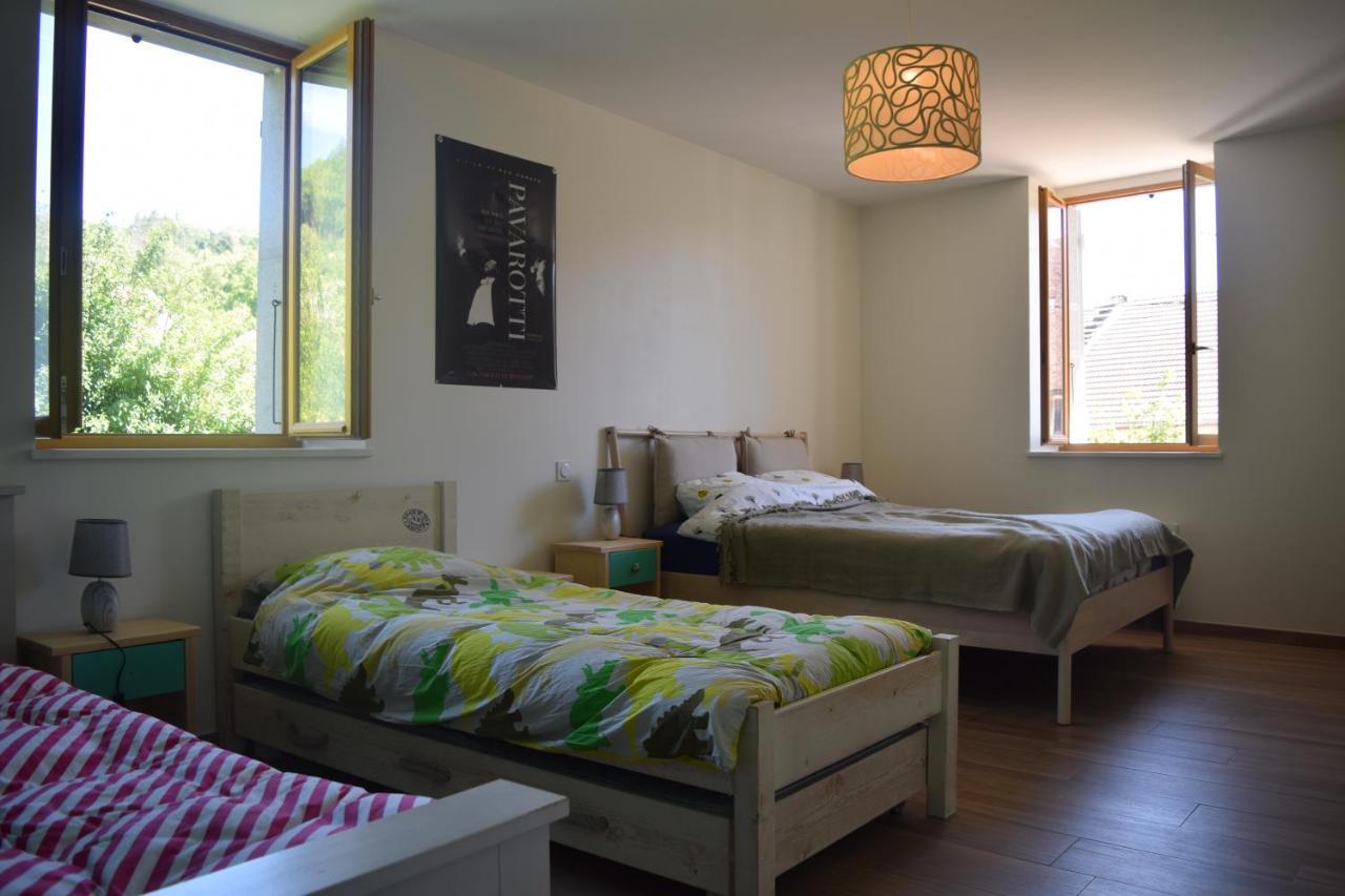 Spacious Apartment In Old Farm Close To Lac De Vouglans La Tour-du-Meix Exteriör bild