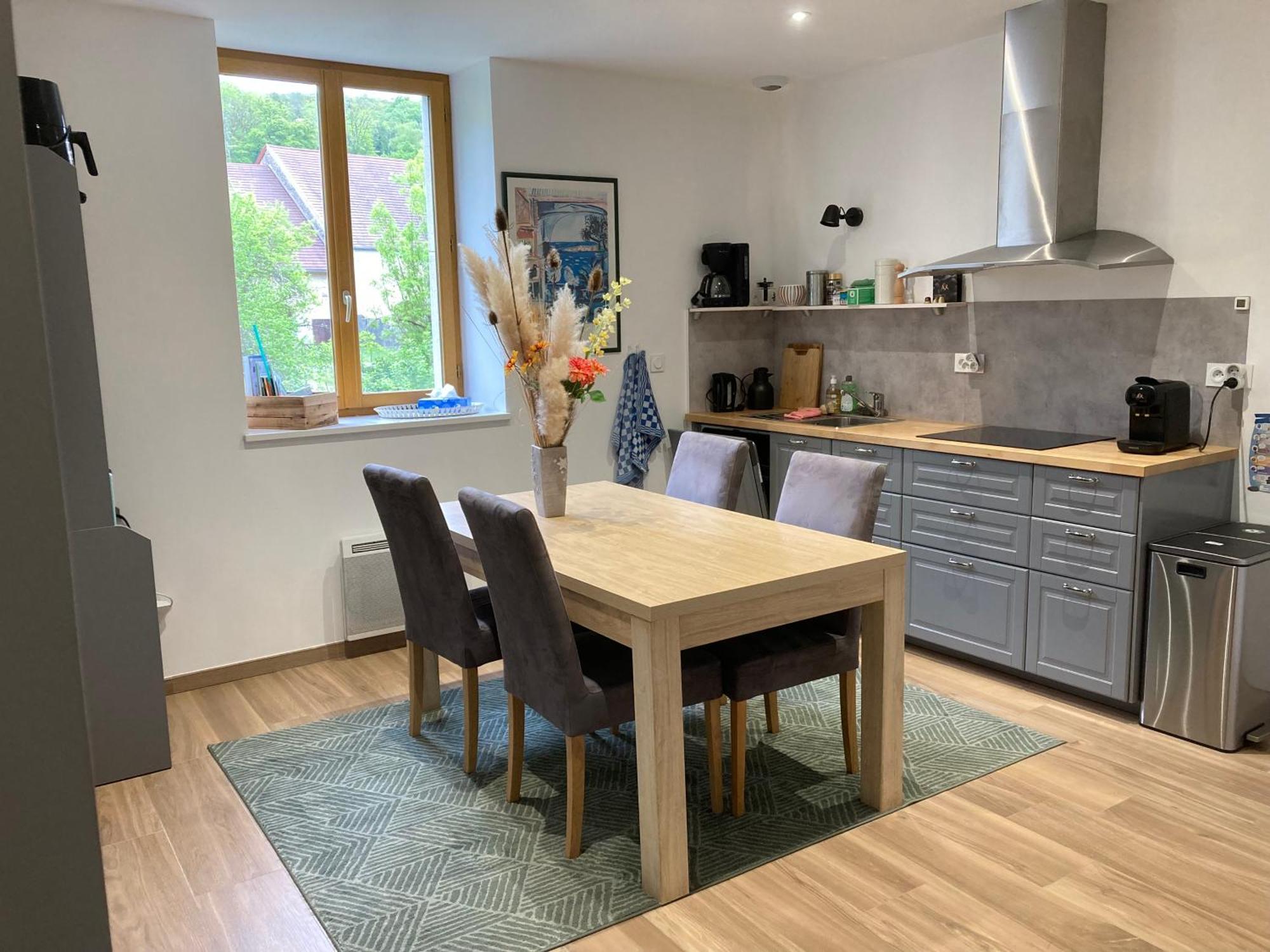 Spacious Apartment In Old Farm Close To Lac De Vouglans La Tour-du-Meix Exteriör bild
